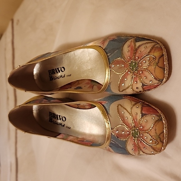 Shoes - Picture 8 of 8